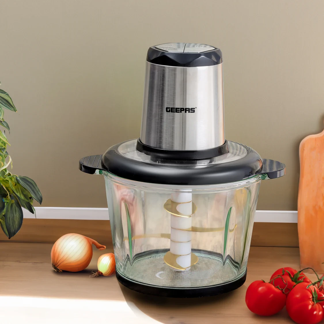 Geepas GMC42029 Multi Chopper, 500 watts, 3-liter capacity, compact and versatile chopper that can mince, chop coarse, and chop fine, made with stainless steel housing, cutter pole, and gear.