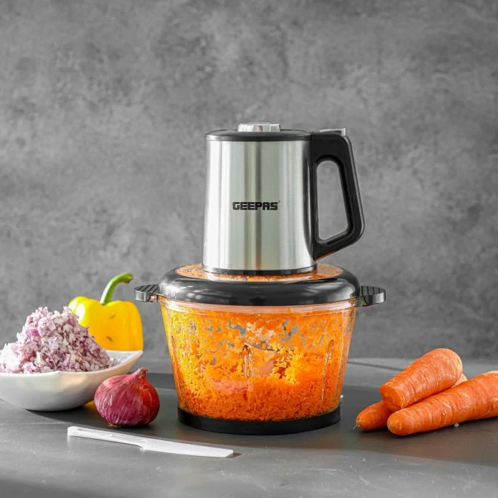 Geepas GMC42026 Multi Chopper comes with a 500W strong motor, a 2-liter tough glass bowl, a 3-speed button for easy control, stainless steel double blades, and a safety protector.